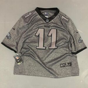 Nike Men's Grey and Black T-shirt